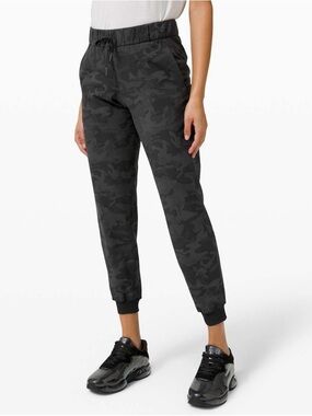 Lululemon On the Fly Jogger *Luxtreme
